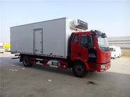 Witte/Rode Kleur 6.8m de Gekoelde Vrachtwagen van FAW 4X2 met 5800mm Wielbasis
