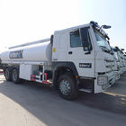 Witte van de de Olietankervrachtwagen van HOWO 20000L 6×4 Dieseltype Handtransmissie