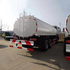 De Tankervrachtwagen 10 van de Sinotrukhowo 18000L Benzine Speculanten met 12R22.5-Band
