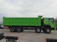 De groene Vrachtwagens van de de Stortplaatskipper van Kleurenzz3317n3867 12 Wielen met ZF8198-Leiding