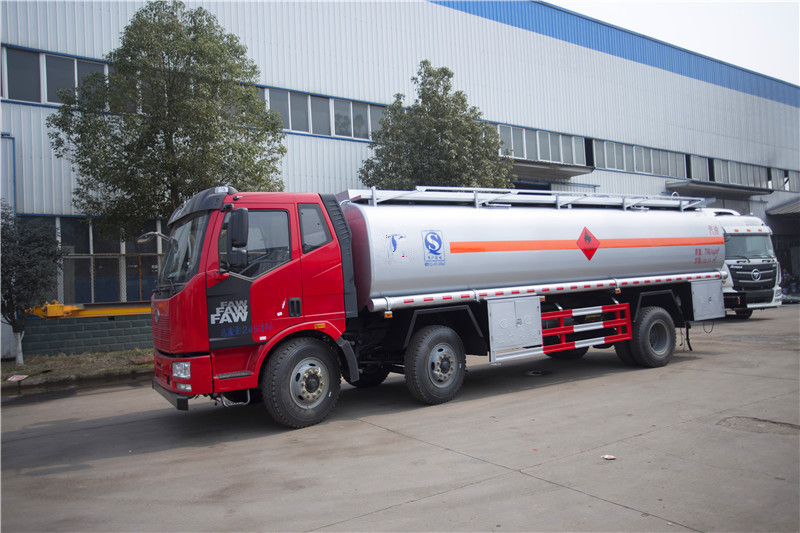 Euro 2 Olietankervrachtwagen, FAW J6 6*2 20000 Liter Diesel Vrachtwagen met Brandstofpomp