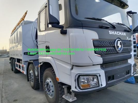 Bulktrucks met gemengde emulsie op locatie