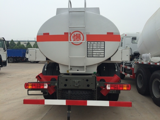 SINOTRUK HOWO 28000L RHD Tanker Truck 8x4 6x4 aandrijving 12 banden