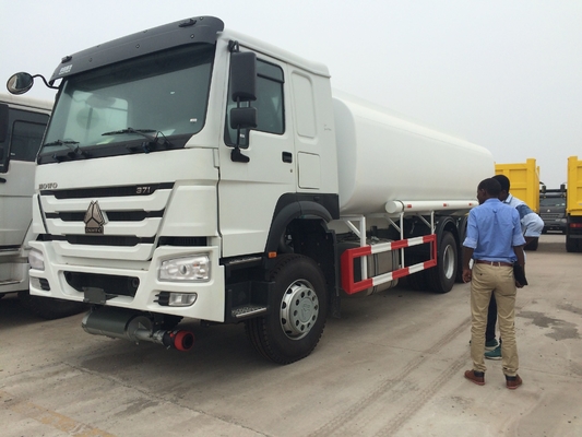 SINOTRUK HOWO 28000L RHD Tanker Truck 8x4 6x4 aandrijving 12 banden