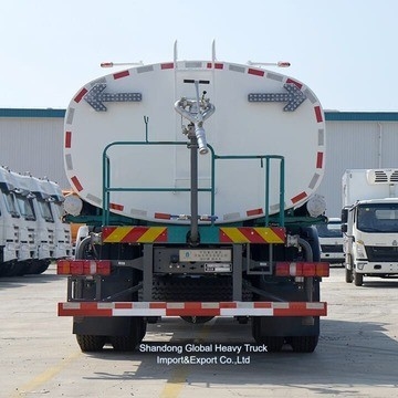 Sinotruk HOWO 6X4 water tankwagen 18000L 20000L 20tons water besproeiing sprinkler tankwagen