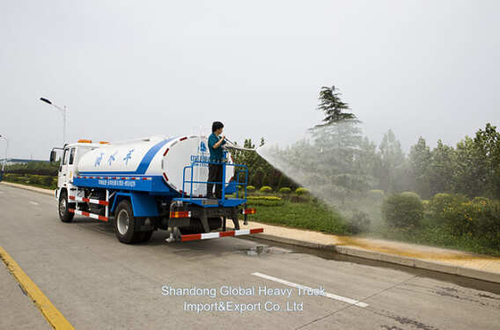 Sinotruk 3000-liter water tankers Sprinkler Truck voor het vervoer van water en wegschoonmaak