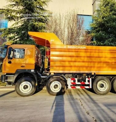 Shacman F3000 8x4 dumptruck met 420 pk motor en luchtgeveerde stoel voor mijnbouwprojecten in Mozambique