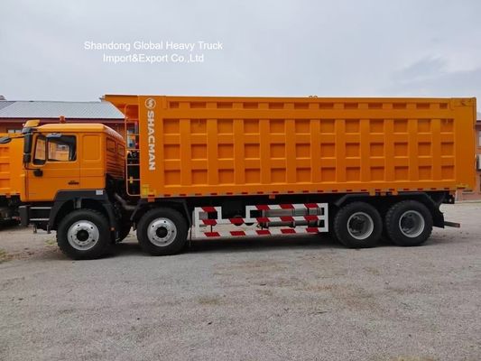 Shacman F3000 8x4 dumptruck met 420 pk motor en luchtgeveerde stoel voor mijnbouwprojecten in Mozambique