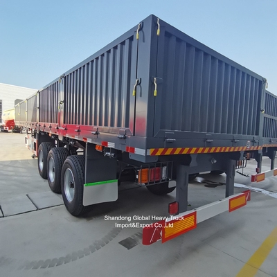 Semi-aanhanger met drieassige stalen hekken voor bulktransport