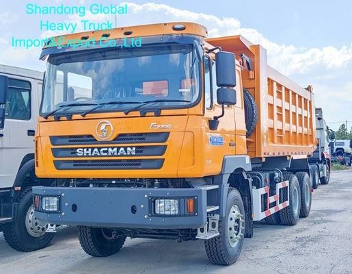 Zware vrachtwagen met een laadvermogen van 30-35 ton, een brandstoftank van 400 liter en banden van 12,00 R20