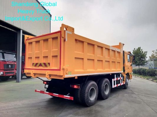 Zware vrachtwagen met een laadvermogen van 30-35 ton, een brandstoftank van 400 liter en banden van 12,00 R20