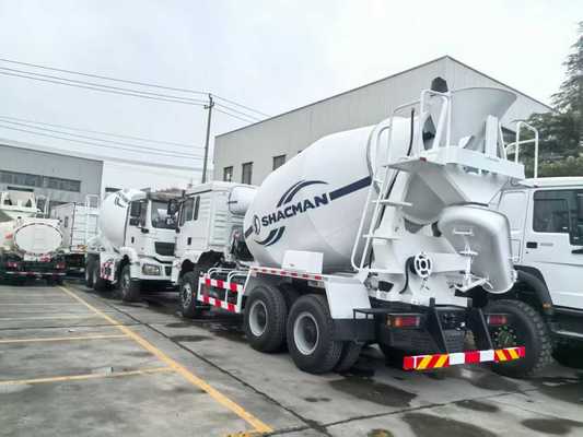 Sinotruk HOWO 8×4 aandrijving Type 12cbm Capaciteit 300 pk Maximaal paardenvermogen Betonmixer Truck
