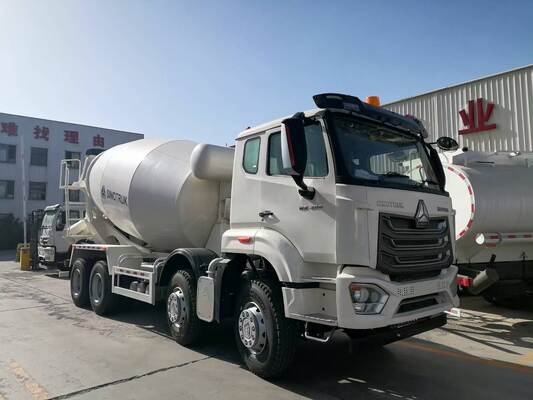 Hoogwaardige HOWO-mixertruck met 371 pk motor, 10-12 m3 trommelcapaciteit en Euro 2-emissienorm