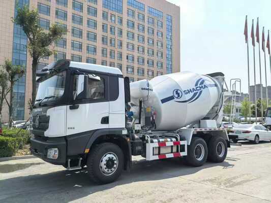 HOWO CNG Betonmixer Truck met 6-10 m3 Trommelcapaciteit en 6×4 aandrijflijn Aangedreven door CNG 336-371 pk motor