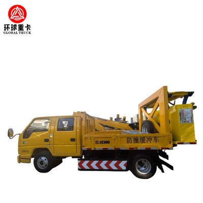 HOWO 4×2 crashkussentruck met 350 pk en energieabsorberend beschermingssysteem voor veiligheid op snelwegonderhoud