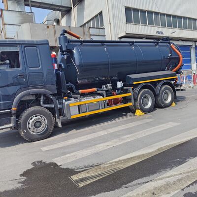 HOWO 15CBM Vacuümzuigtruck met 6*4 aandrijving en dieselbrandstof voor het reinigen van septische tanks en het vervoer van slib