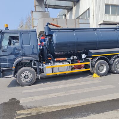 HOWO 15CBM vacuüm rioolzuigwagen met 6*4 aandrijfwiel en hydraulische kipafvoer voor septische tankreiniging