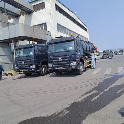 HOWO 15CBM Vacuümzuigtruck met 6×4 aandrijving en hydraulische afzuigkracht voor het reinigen van septic tanks