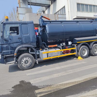 HOWO 15CBM Vacuümzuigtruck met 6×4 aandrijving en hydraulische afzuigkracht voor het reinigen van septic tanks