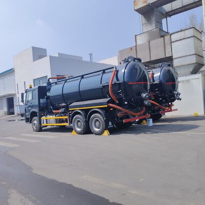 HOWO 15CBM Vacuümzuigtruck met 6*4 aandrijving en dieselbrandstof voor het reinigen van septische tanks en het vervoer van slib