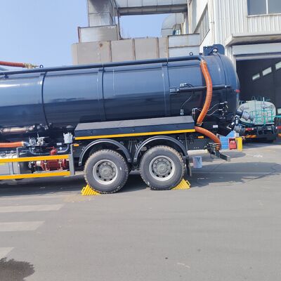 HOWO 15CBM Vacuümzuigtruck met 371 pk en 6×4 aandrijving voor industriële afvalreiniging