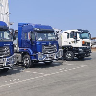 HOWO NX-tractortruck met zware dieselmotor met 6×4 aandrijfwielen en slaapcabine met hoog dak voor mijnbouw en vracht over lange afstanden