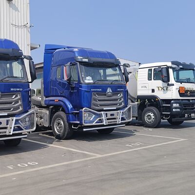 HOWO NX-tractortruck met zware dieselmotor met 6×4 aandrijfwielen en slaapcabine met hoog dak voor mijnbouw en vracht over lange afstanden