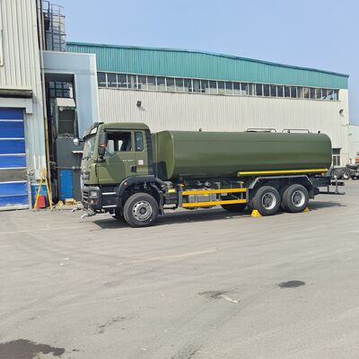HOWO TX 6×4 watertanks met een nuttige lading van 20 ton volgens de Euro 2-emissienorm en een besproeiingsoppervlakte van > 16 m voor stofbestrijding en gemeentelijke reiniging