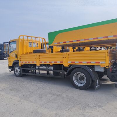 HOWO 4×2 crash cushion truck met hoogwaardige energie-absorptie en modulair vervangend ontwerp voor verkeersveiligheid