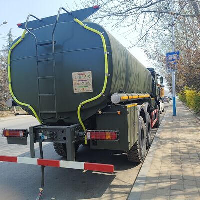 HOWO 6x6 off-road brandstoftankwagen met 20 ton nuttige lading en dieselmotor voor mijnbouw