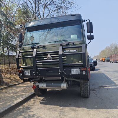 HOWO 8×8 60000L brandstoftankwagen met 371 pk motor voor zwaar brandstoftransport