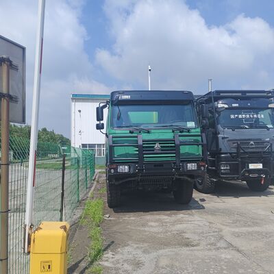 HOWO 6×4 water tank truck met 20.000L capaciteit, 371HP motor en koolstofstaal tank voor wegschoonmaak en stofverwijdering