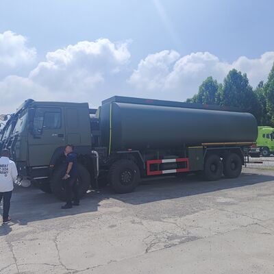 HOWO 8×8 60000L brandstoftankwagen met 371 pk motor voor zwaar brandstoftransport