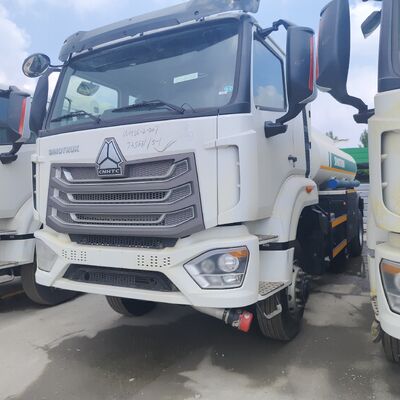 HOWO NX 6×4 CNG brandstoftankwagen met een motor van 400 pk en een capaciteit van 25.000 liter voor de distributie van brandstof