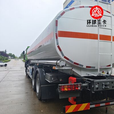 HOWO NX 8x4 30000L Brandstoftankwagen Zware Diesel Bowser Truck voor de Mozambikaanse Markt