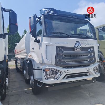 HOWO NX 8x4 30000L brandstoftankwagen zware dieseltankwagen voor het transport van brandstof in Kenia