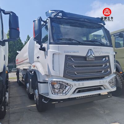 HOWO NX 8x4 30000L Brandstoftankwagen Heavy Duty Diesel Bowser Truck voor mijnbouw en brandstofdistributie in Zambia