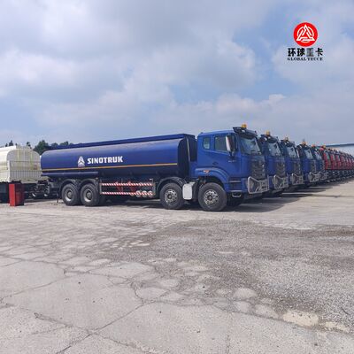 HOWO NX 8x4 30000L Brandstof Tankwagen Heavy Duty Diesel Bowser Truck voor de Tanzaniaanse Markt