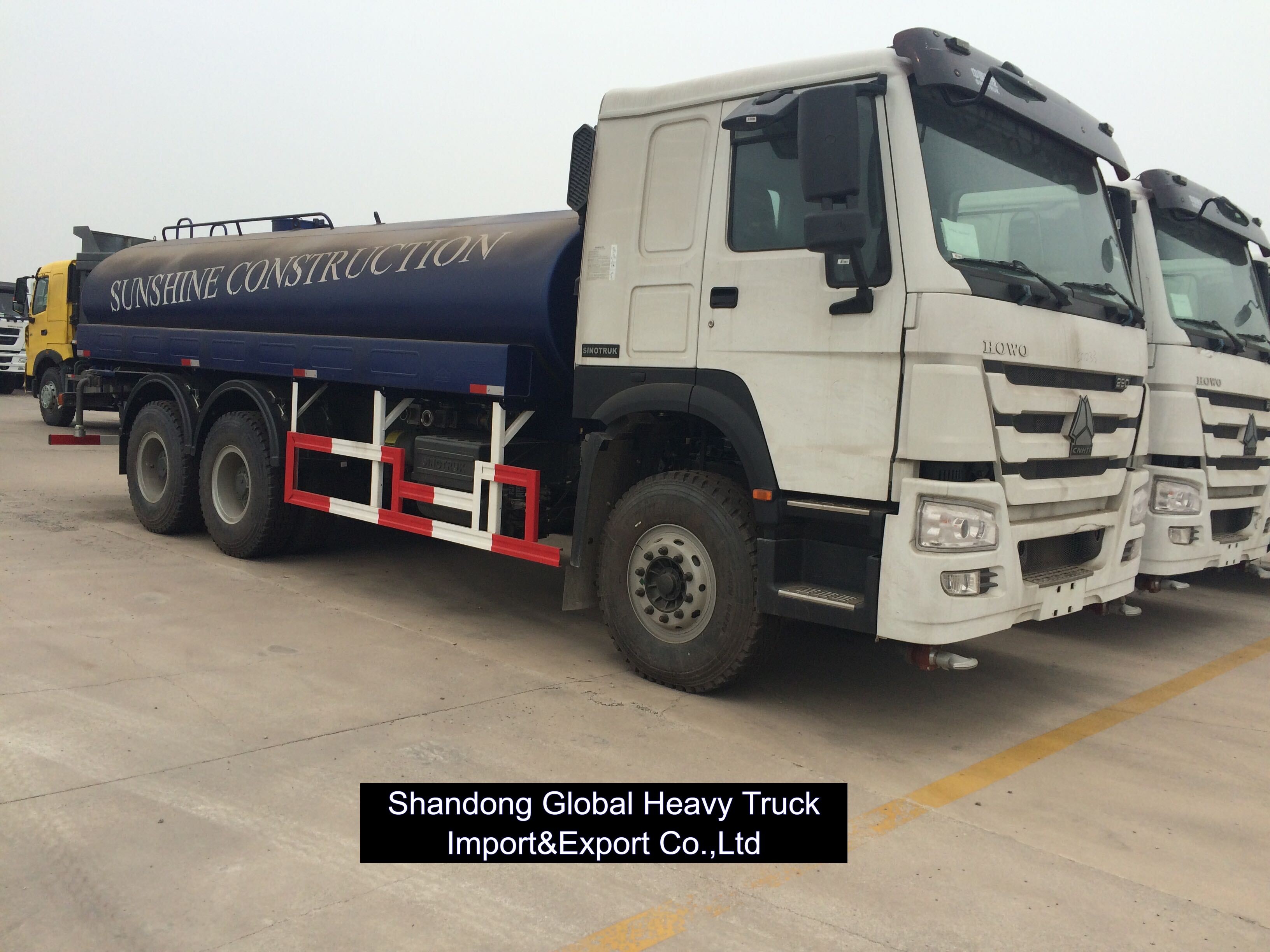 Sinotruk HOWO 4X2 6X4 6 wielen 10 wielen 5000 liter 10000 liter 20000 liter besproei water bowser truck water truck tank truck