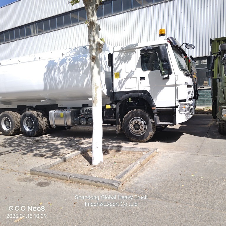 Brand New Sinotruk HOWO 6X4 20000L Oil Tank Fuel Tanker Truck te koop in de Filippijnen