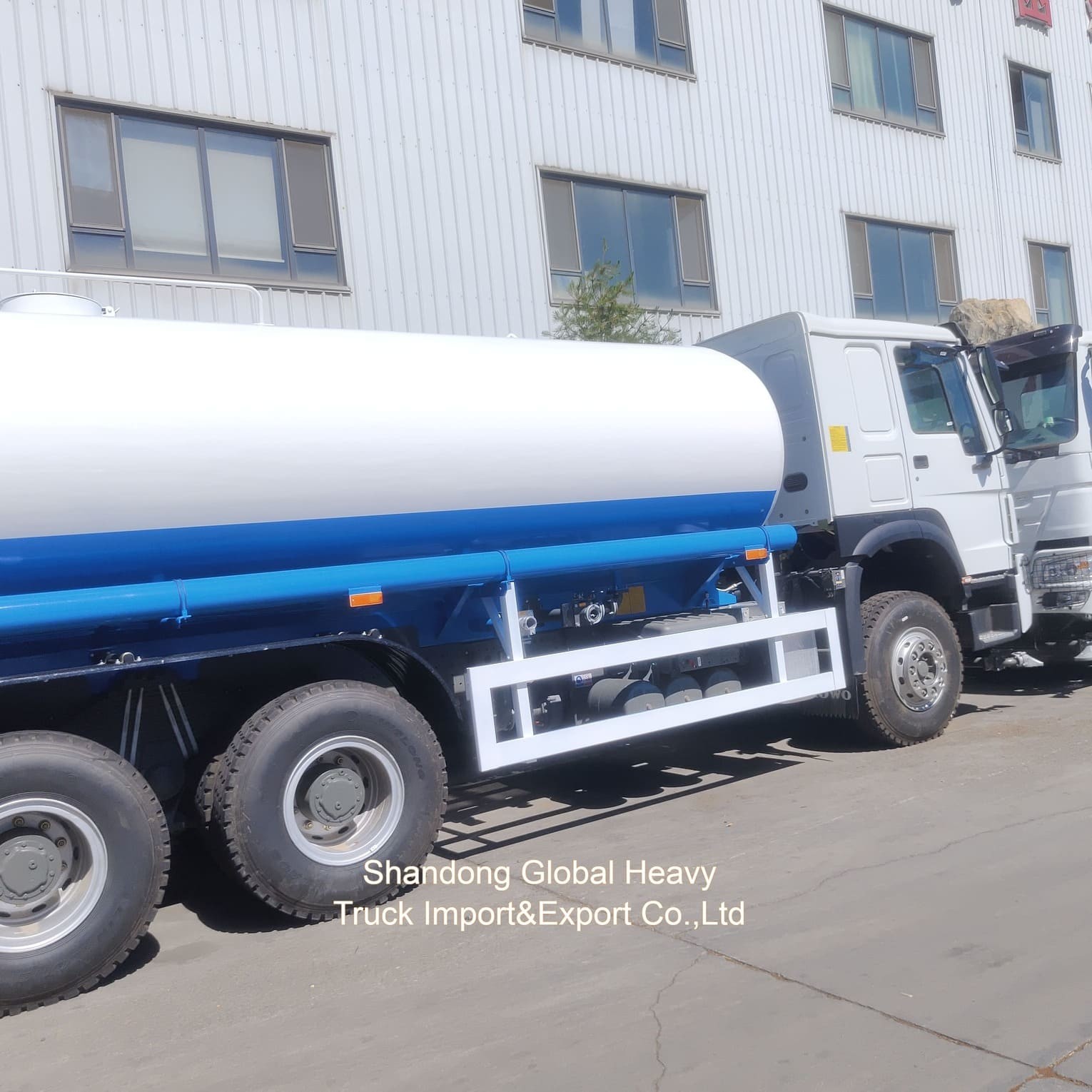20000L 30000 liter Nieuwe gebruikte Sinotruk HOWO 6*4 Sprinkler water tank tank truck