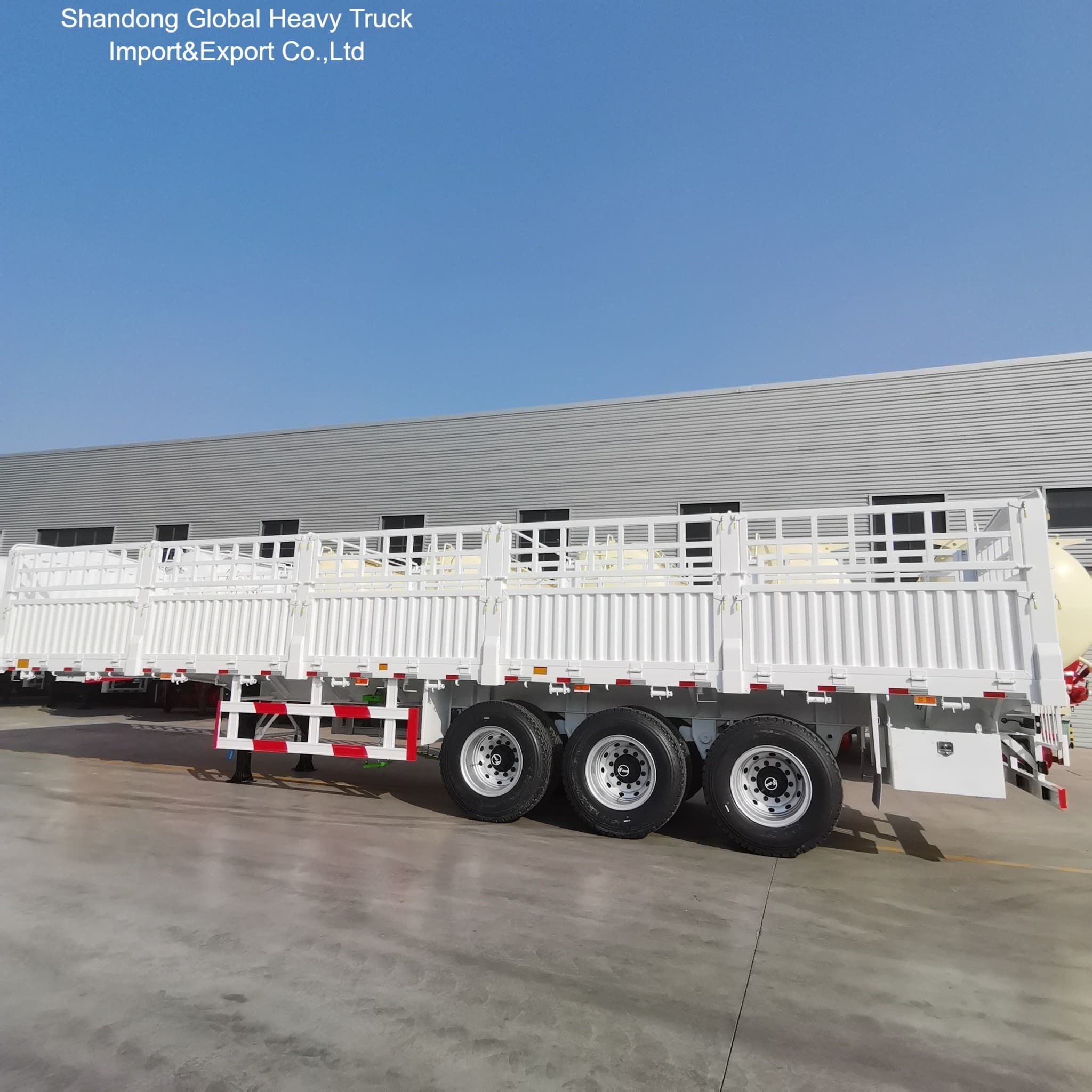 Semi-aanhangwagen met 3 assen van staal omheining voor bulktransport