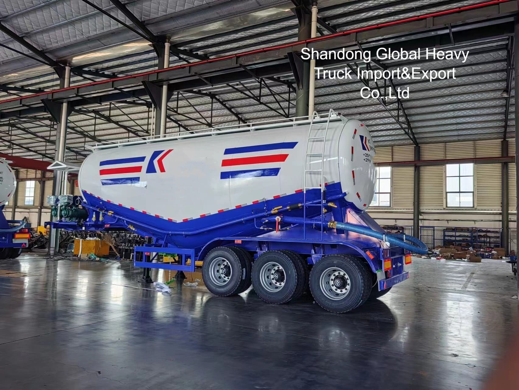 45 Cbm cement bulker oplegger met 3 assen voor droge poeder transport