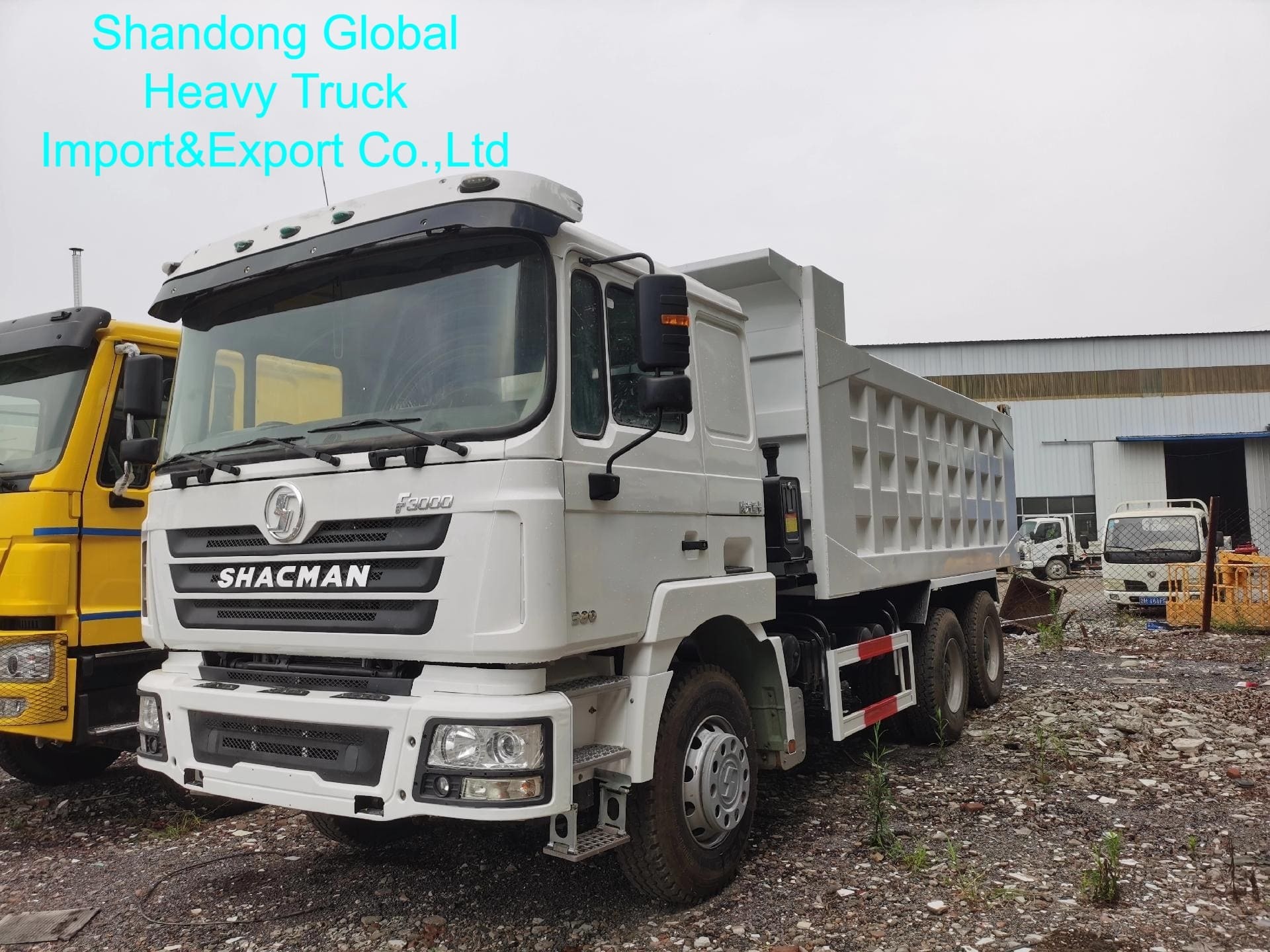 Shacman F3000 Heavy Duty Dump Truck met U-vormige lading, airconditioned cabine en snel lossen voor mijnbouw en bouw