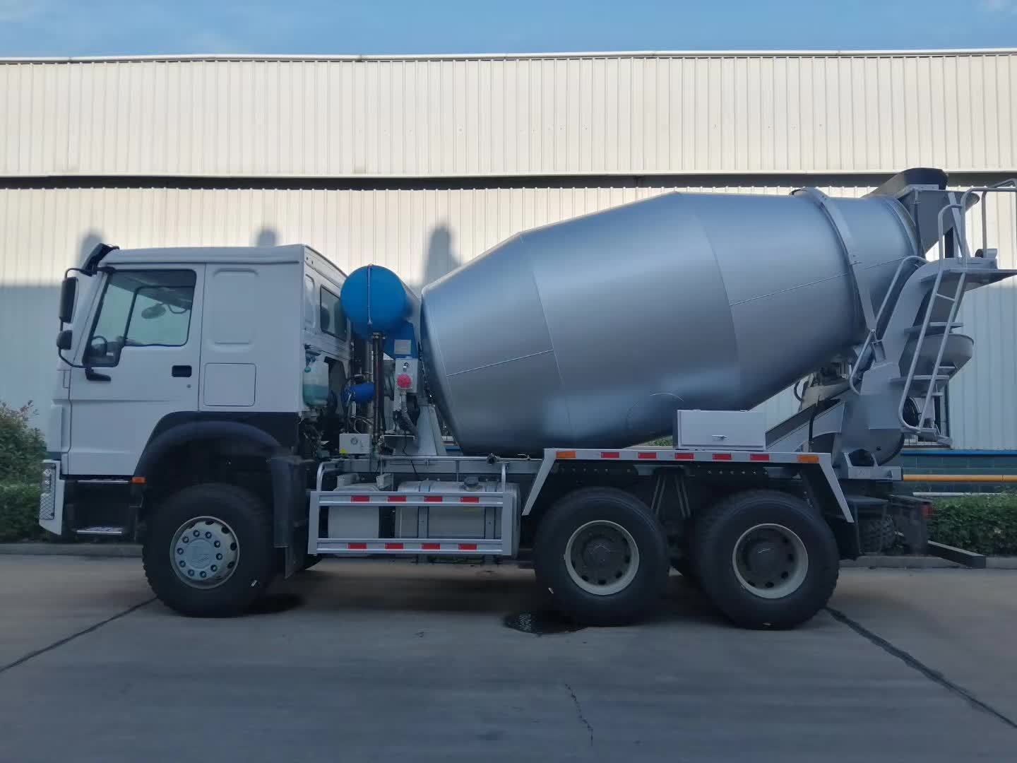 Sinotruck HOWO Nx Tx 6X4 Euro2 340HP 371HP 8m3 10m3 25ton Zelflaadende cement/betonmengtruck