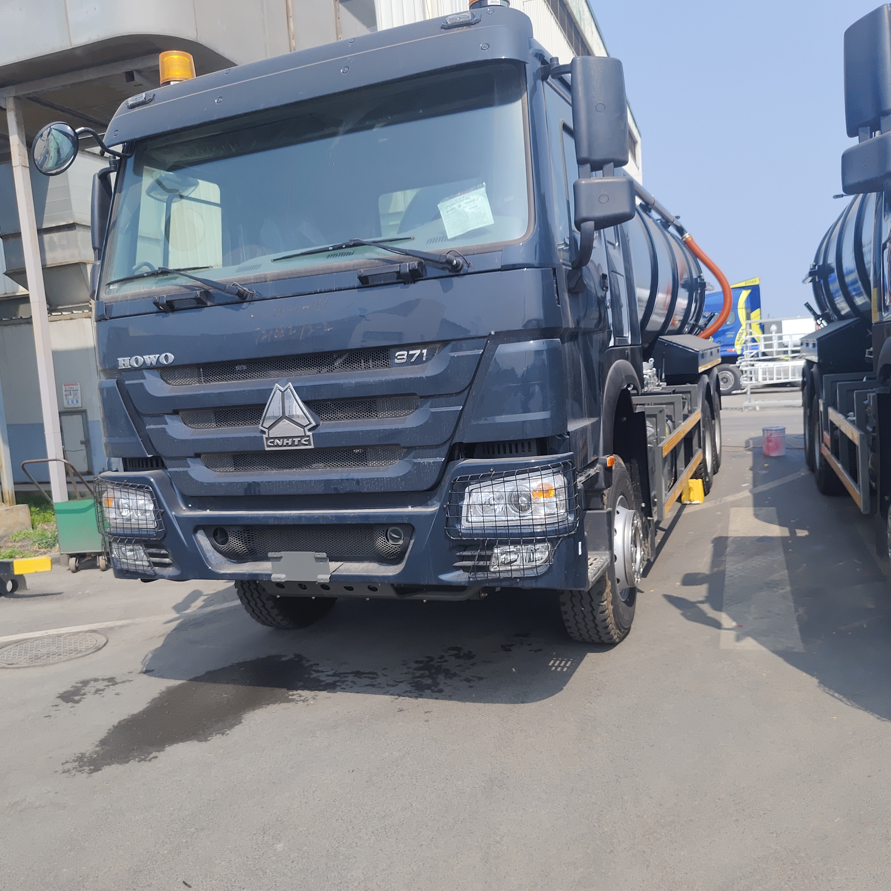 HOWO 15CBM Vacuümzuigtruck met 371 pk en 6×4 aandrijving voor industriële afvalreiniging