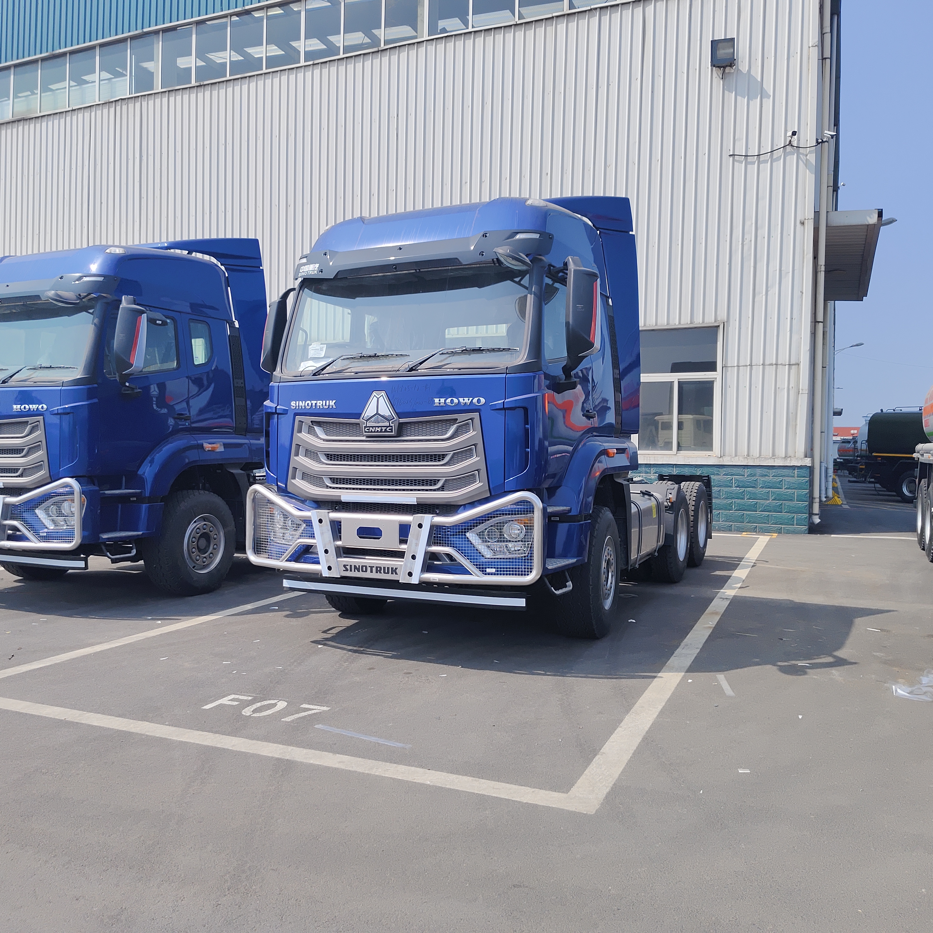 HOWO NX 6×4 trekker met 380-460 pk motor voor zwaar vrachtvervoer en langeafstandslogistiek