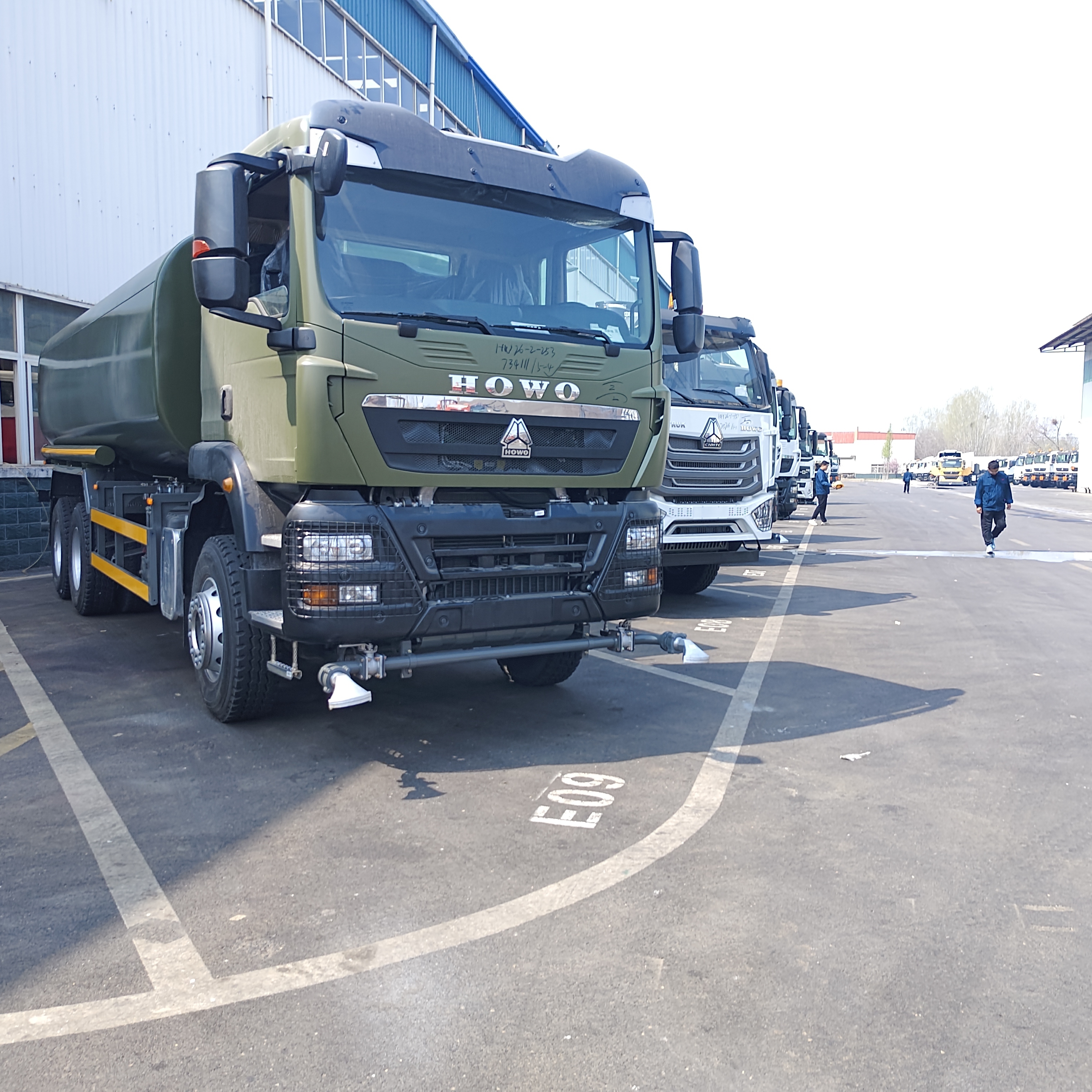HOWO TX 6×4 watertankstruck met een nuttige lading van 20 ton en Euro 2-emissienorm voor wegstofverwijdering en gemeentelijk gebruik
