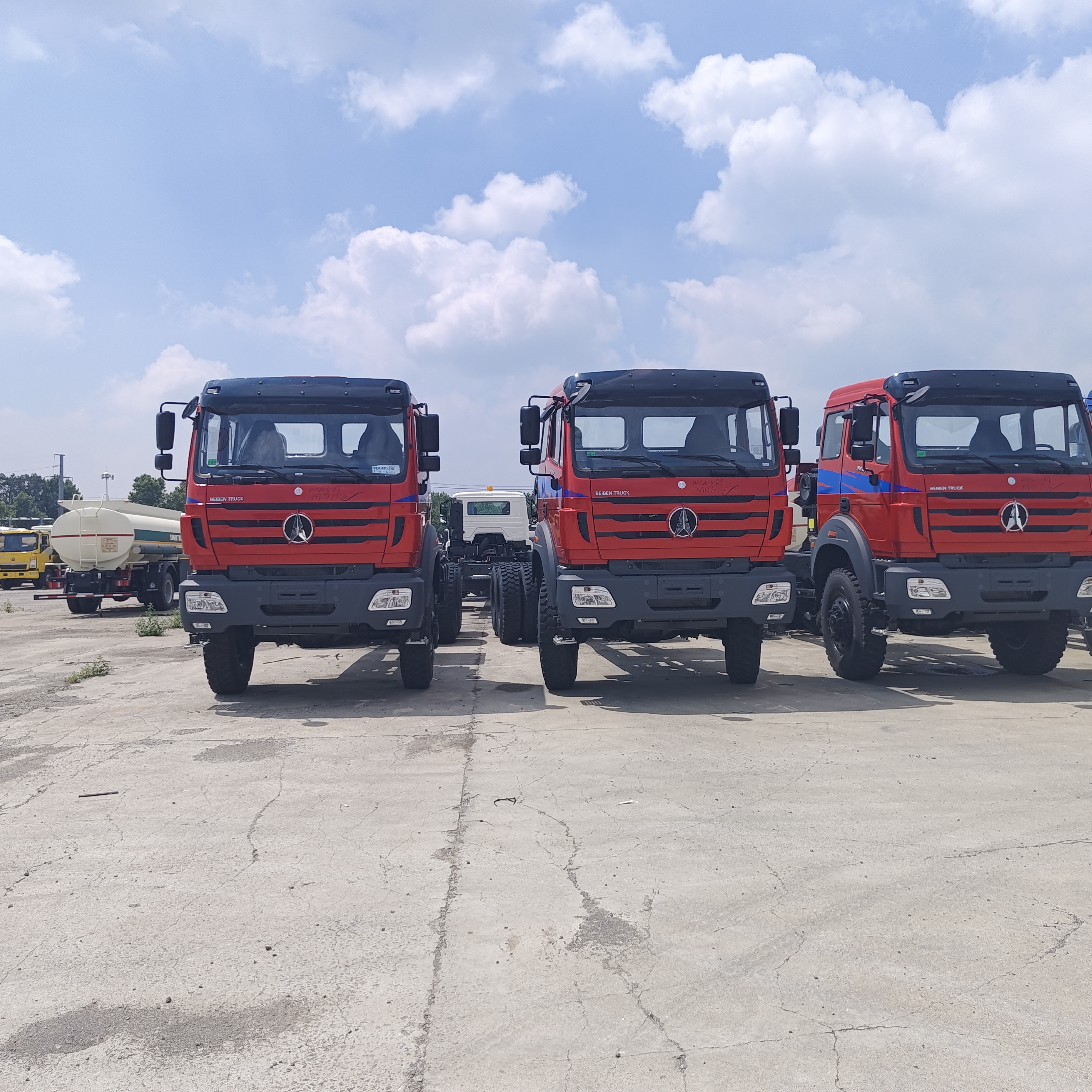 BEIBEN 2642 8×4 zware mijnbouw dumptruck met 420 pk WEICHAI motor en 35-45 ton nuttige lading voor mijnbouw en steengroeve