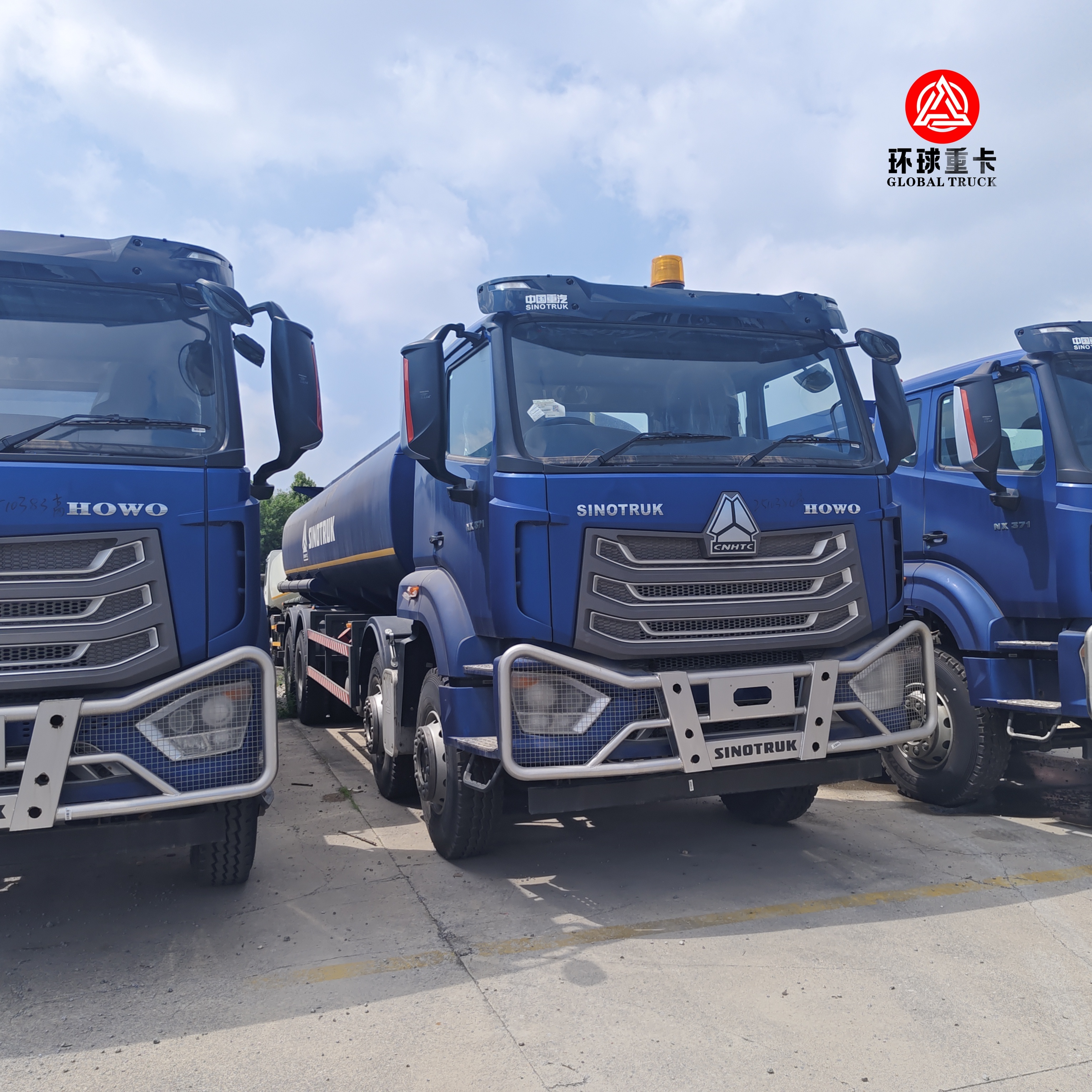 HOWO NX 8x4 30000L Brandstoftankwagen Heavy Duty Diesel Bowser Truck voor mijnbouw en brandstofdistributie in Zambia